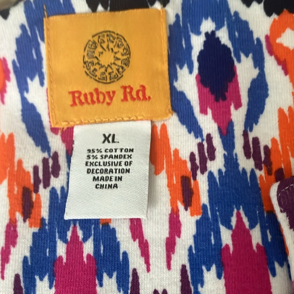 Colorful print top - Picture 2 of 3